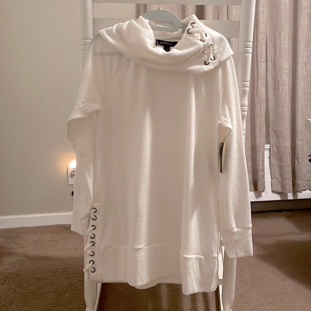 White Long sleeved turtle neck